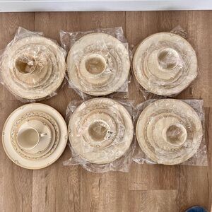 30 PCs 1998 ROYAL DOULTON New Romance “Gabrielle" 5 PCs Dinner Place Setting NWT